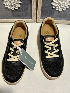 Revitalign Black and Cream Lace-Up Sneakers